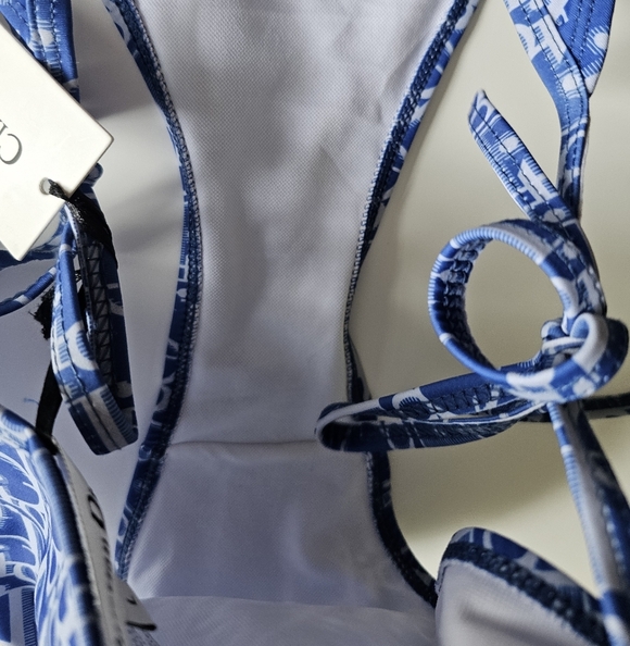 Dior bikini bottom featuring the Dior Oblique motif.  - Picture 3 of 5